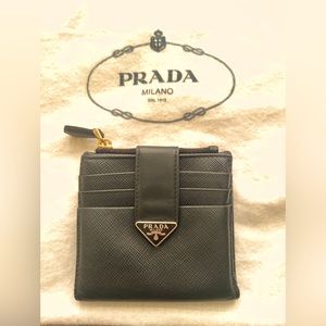 Prada wallet women’s
